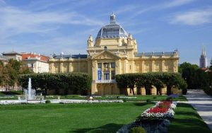 Zagabria città mitteleuropea: ferro di cavallo verde